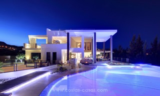 Villa de luxe spectaculaire et moderne à vendre, directement sur un golf, avec vue panoramique sur mer, Benahavis - Marbella 4765 
