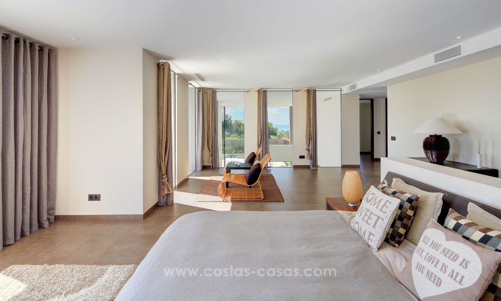 Villa de luxe spectaculaire et moderne à vendre, directement sur un golf, avec vue panoramique sur mer, Benahavis - Marbella 4773