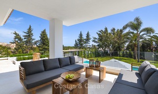 Villa de luxe rénovée dans un style andalou avec vue mer à vendre, Elviria, Est de Marbella 4790 