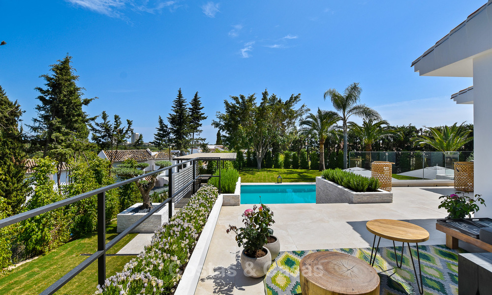 Villa de luxe rénovée dans un style andalou avec vue mer à vendre, Elviria, Est de Marbella 4791