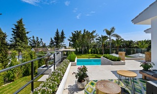Villa de luxe rénovée dans un style andalou avec vue mer à vendre, Elviria, Est de Marbella 4791 