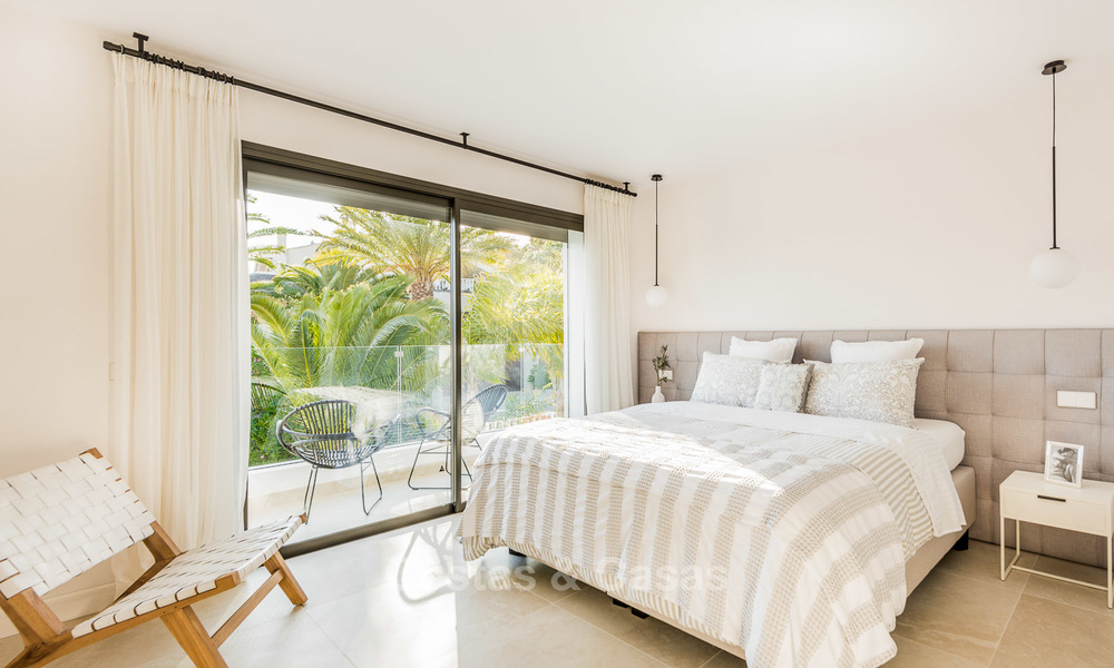 Villa de luxe rénovée dans un style andalou avec vue mer à vendre, Elviria, Est de Marbella 4804