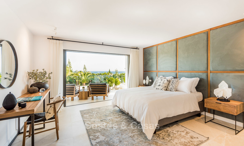 Villa de luxe rénovée dans un style andalou avec vue mer à vendre, Elviria, Est de Marbella 4806