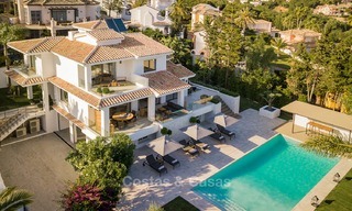 Villa de luxe rénovée dans un style andalou avec vue mer à vendre, Elviria, Est de Marbella 4808 