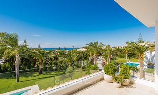 Villa de luxe rénovée dans un style andalou avec vue mer à vendre, Elviria, Est de Marbella 4830 