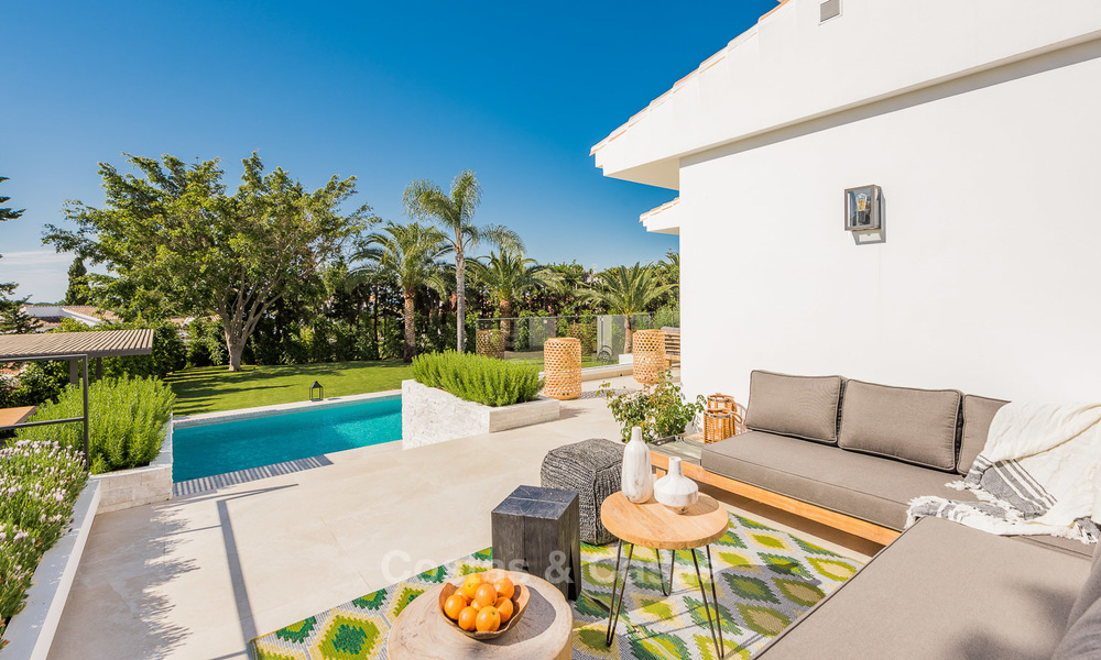 Villa de luxe rénovée dans un style andalou avec vue mer à vendre, Elviria, Est de Marbella 4833