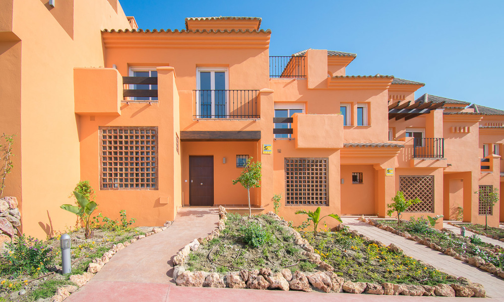 Fraîchement rénové, maisons de ville de style andalou à vendre, avec vue sur mer, prêt à emménager, Benahavis - Marbella 5992