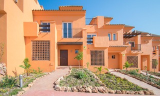 Fraîchement rénové, maisons de ville de style andalou à vendre, avec vue sur mer, prêt à emménager, Benahavis - Marbella 5992 