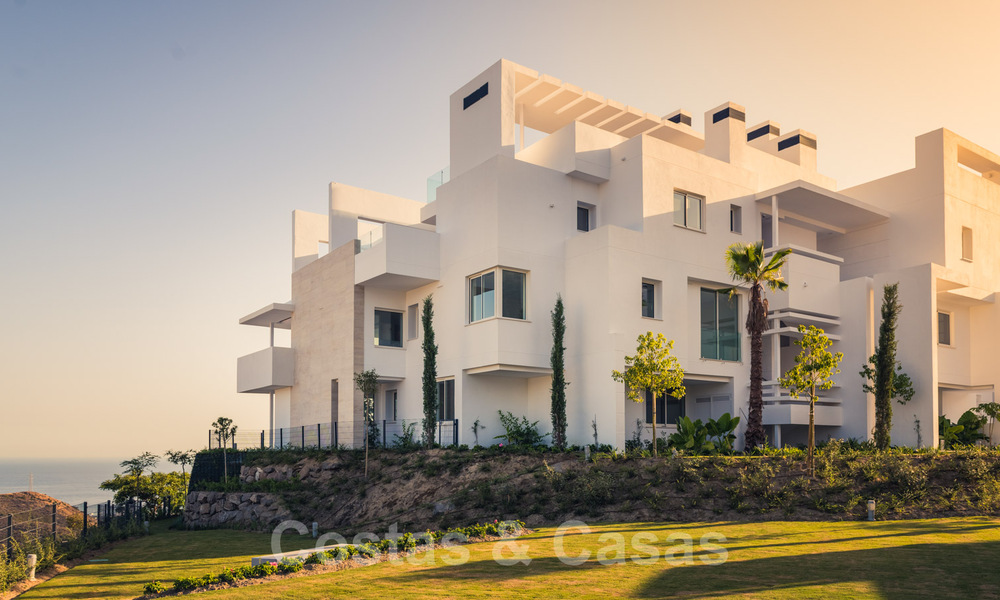 Appartements de luxe modernes et contemporains avec vue imprenable sur mer à vendre, à quelques minutes en voiture du centre de Marbella. 38308