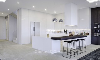 Nouvelles villas modernes et contemporaines à vendre, vue panoramique sur mer, sur le New Golden Mile entre Marbella et Estepona 13989 