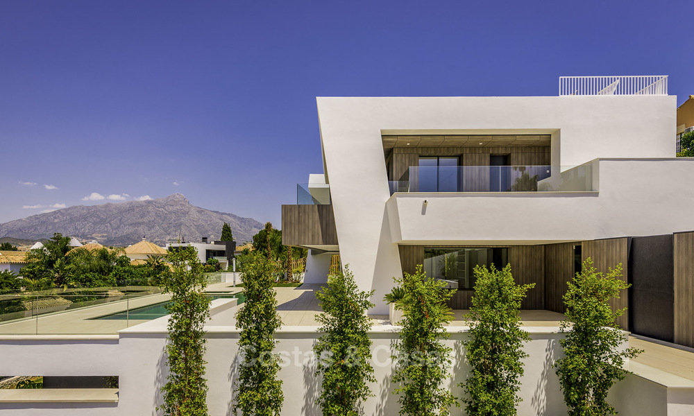 Villa de luxe de style contemporain à vendre, avec vue sur le golf - Nueva Andalucía, Marbella 15330