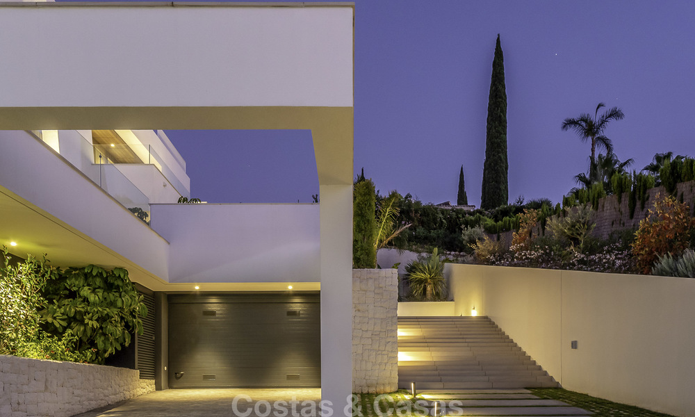 Villa de luxe de style contemporain à vendre, avec vue sur le golf - Nueva Andalucía, Marbella 15595