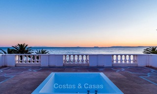 Villa de style classique et prestigieuse sur la Méditerranée à vendre, entre Marbella et Estepona 5472 