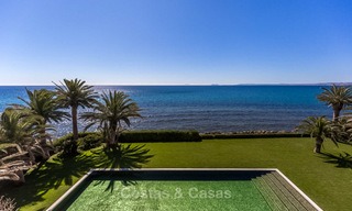 Villa de style classique et prestigieuse sur la Méditerranée à vendre, entre Marbella et Estepona 5489 