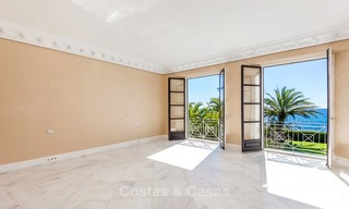 Villa de style classique et prestigieuse sur la Méditerranée à vendre, entre Marbella et Estepona 5490 