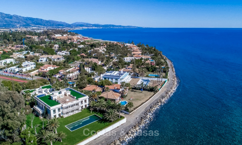 Villa de style classique et prestigieuse sur la Méditerranée à vendre, entre Marbella et Estepona 5510