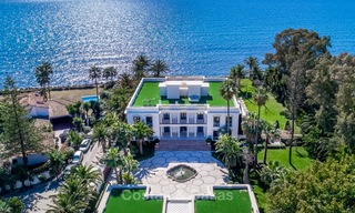 Villa de style classique et prestigieuse sur la Méditerranée à vendre, entre Marbella et Estepona 5521 