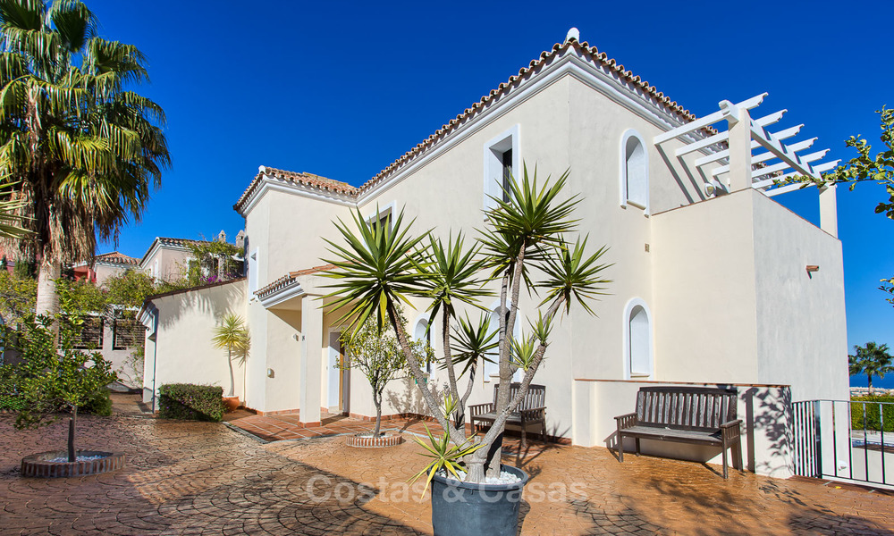 Belle villa rénovée avec vue sur mer à vendre à La Duquesa, Manilva, Costa del Sol 5559