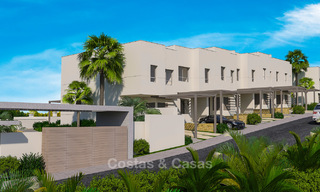 Nouvelles maisons de ville de golf modernes et exclusives à vendre avec vues spectaculaires sur golf à Estepona 12141 