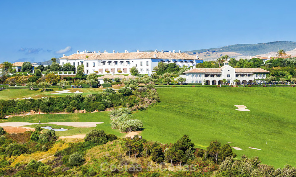 Nouveaux appartements de golf et maisons de ville avant-gardistes à vendre, vues imprenables sur la mer, Casares, Costa del Sol 5718