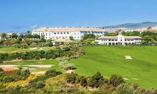 Nouveaux appartements de golf et maisons de ville avant-gardistes à vendre, vues imprenables sur la mer, Casares, Costa del Sol 5718 
