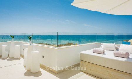 Villa en première ligne de plage à vendre à Marbella avec vue sur mer 5755