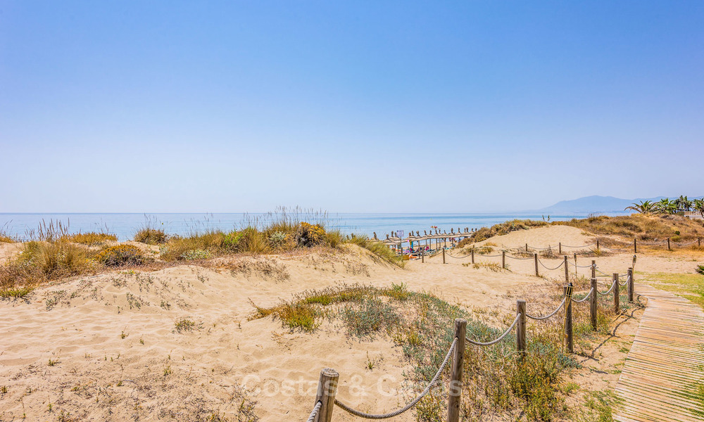 Villa en première ligne de plage à vendre à Marbella avec vue sur mer 5767