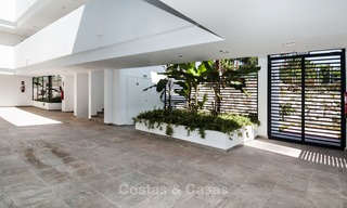 Nouvel appartement moderne avec vue sur le golf, la montagne et la mer à vendre à Benahavis - Marbella 5811 