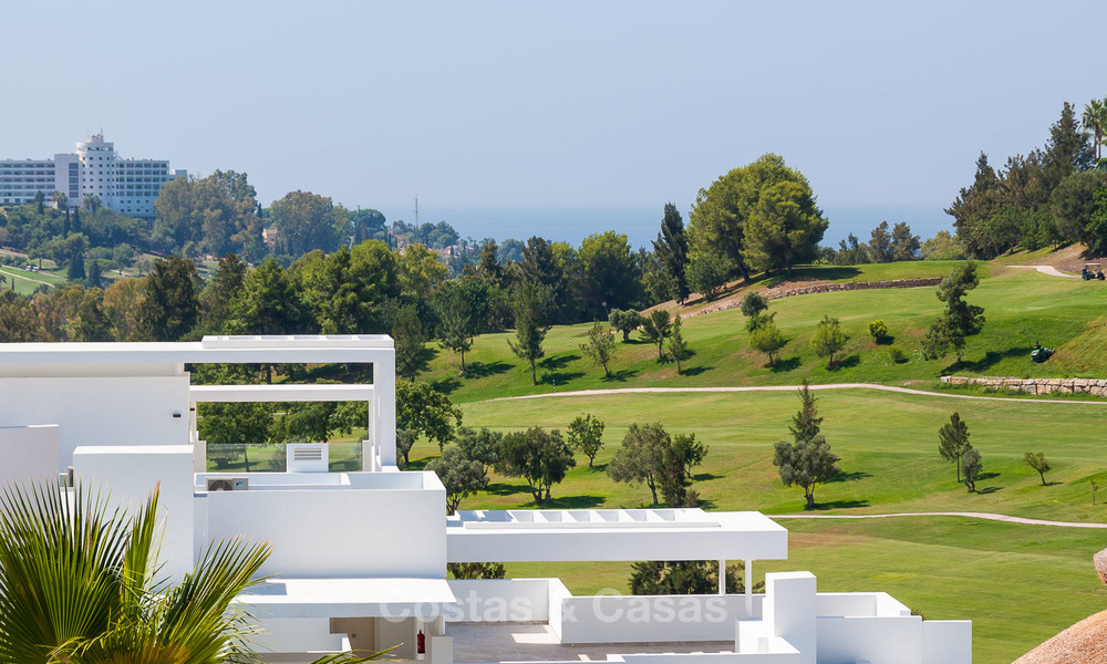 Nouvel appartement moderne avec vue sur le golf, la montagne et la mer à vendre à Benahavis - Marbella 5813