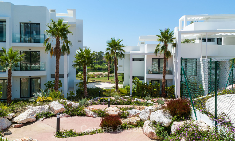 Nouvel appartement moderne avec vue sur le golf, la montagne et la mer à vendre à Benahavis - Marbella 5829