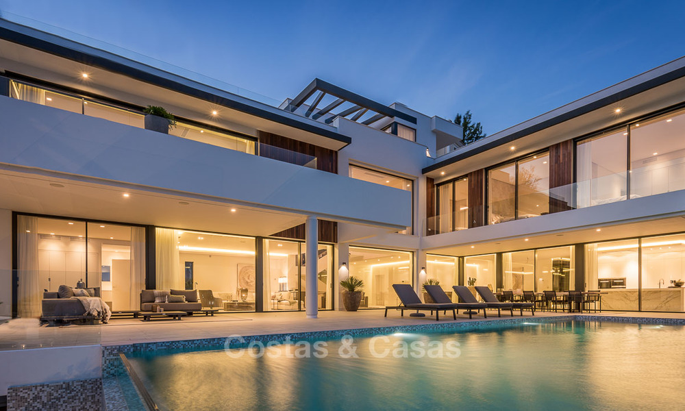 Villa spectaculaire haut de gamme à vendre, clé en main, avec vue panoramique sur la mer, le golf et la montagne, Benahavis - Marbella 5852