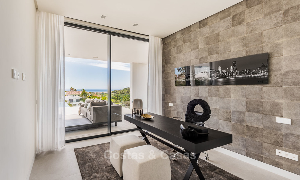 Villa spectaculaire haut de gamme à vendre, clé en main, avec vue panoramique sur la mer, le golf et la montagne, Benahavis - Marbella 5854