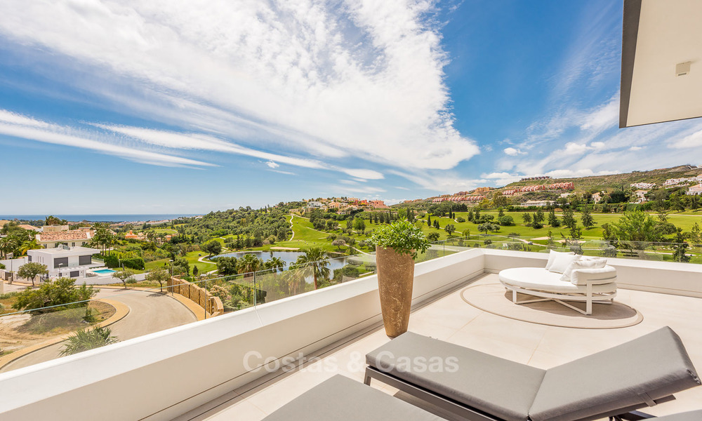 Villa spectaculaire haut de gamme à vendre, clé en main, avec vue panoramique sur la mer, le golf et la montagne, Benahavis - Marbella 5861
