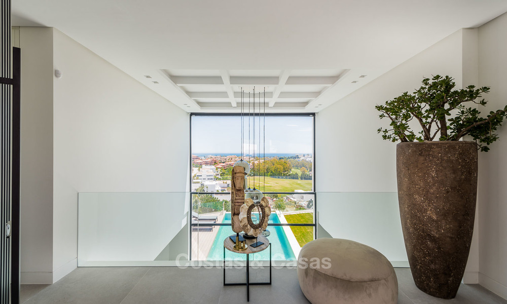Villa de luxe haut de gamme à vendre, clé en main, avec vue panoramique sur la mer, le golf et la montagne, Benahavis - Marbella 5879