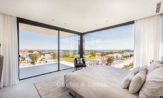 Villa de luxe haut de gamme à vendre, clé en main, avec vue panoramique sur la mer, le golf et la montagne, Benahavis - Marbella 5880 