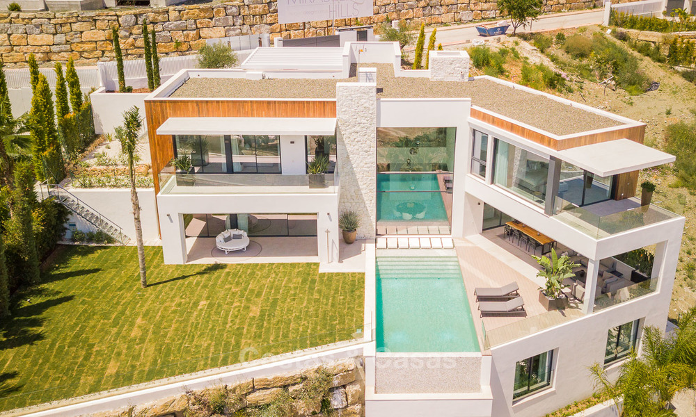 Villa de luxe haut de gamme à vendre, clé en main, avec vue panoramique sur la mer, le golf et la montagne, Benahavis - Marbella 5893
