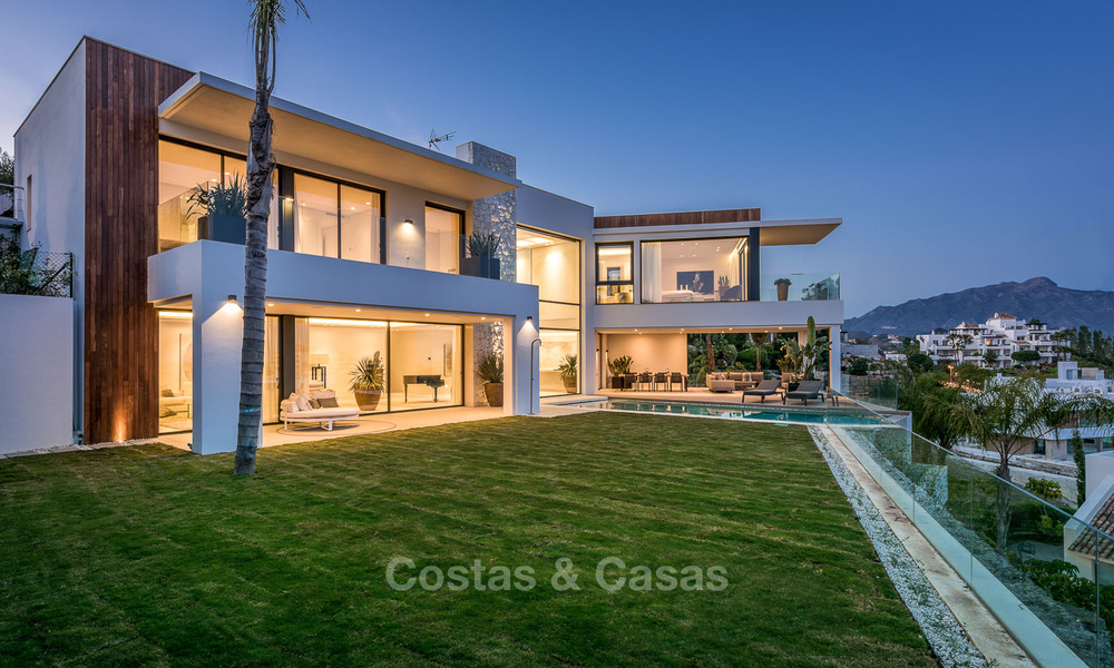 Villa de luxe haut de gamme à vendre, clé en main, avec vue panoramique sur la mer, le golf et la montagne, Benahavis - Marbella 5895