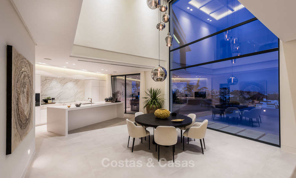 Villa de luxe haut de gamme à vendre, clé en main, avec vue panoramique sur la mer, le golf et la montagne, Benahavis - Marbella 5897