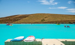 Appartements modernes de luxe à vendre, dans un complexe exclusif avec lagon privé, Casares - Costa del Sol 5935 