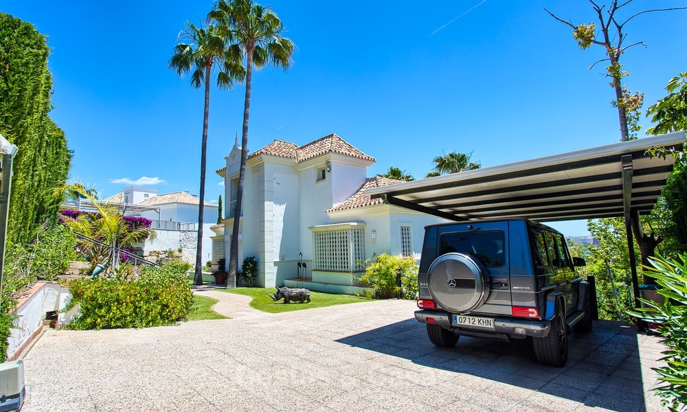 Villa de style andalou à vendre avec une vue magnifique sur la mer, près du golf et de la plage, Marbella 6057