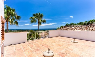 Villa de style andalou à vendre avec une vue magnifique sur la mer, près du golf et de la plage, Marbella 6066 