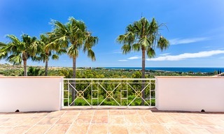 Villa de style andalou à vendre avec une vue magnifique sur la mer, près du golf et de la plage, Marbella 6067 