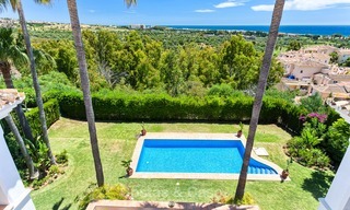 Villa de style andalou à vendre avec une vue magnifique sur la mer, près du golf et de la plage, Marbella 6068 