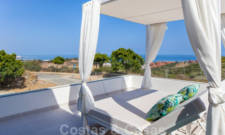 Nouveaux maisons de ville avant-gardistes à vendre, vues imprenables sur la mer, Casares, Costa del Sol 41377 