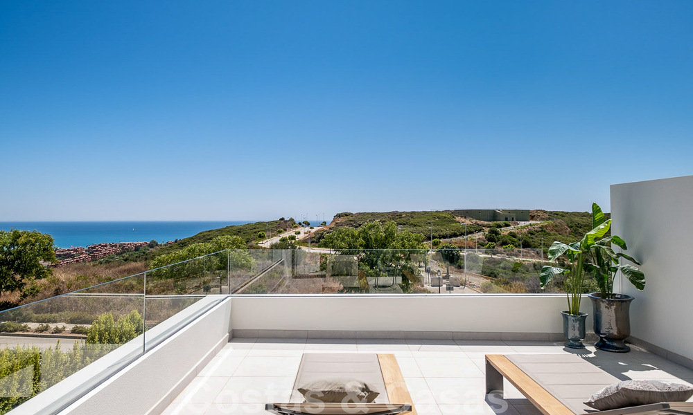 Nouveaux maisons de ville avant-gardistes à vendre, vues imprenables sur la mer, Casares, Costa del Sol 41396