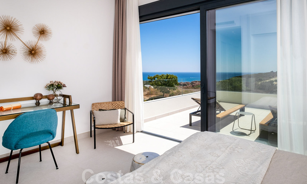 Nouveaux maisons de ville avant-gardistes à vendre, vues imprenables sur la mer, Casares, Costa del Sol 41397
