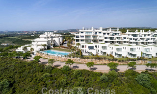 Nouveaux maisons de ville avant-gardistes à vendre, vues imprenables sur la mer, Casares, Costa del Sol 44302 
