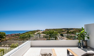 Nouveaux maisons de ville avant-gardistes à vendre, vues imprenables sur la mer, Casares, Costa del Sol 44309 