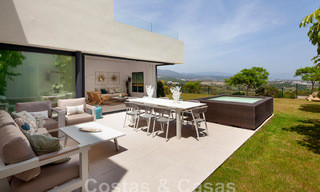 Nouveaux maisons de ville avant-gardistes à vendre, vues imprenables sur la mer, Casares, Costa del Sol 44328 