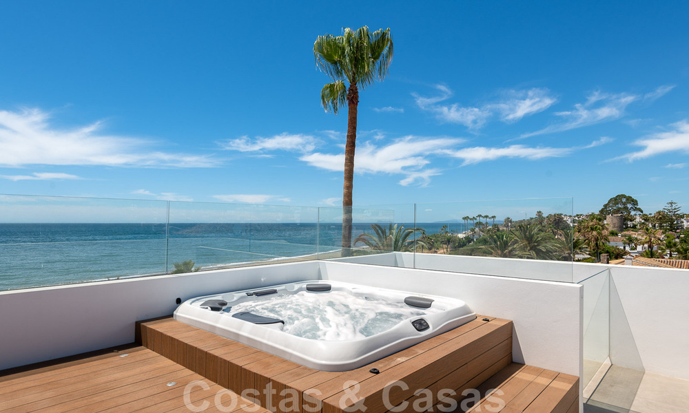Villa de luxe unique en front de mer à vendre, New Golden Mile, Marbella - Estepona. Prix réduit! 34262